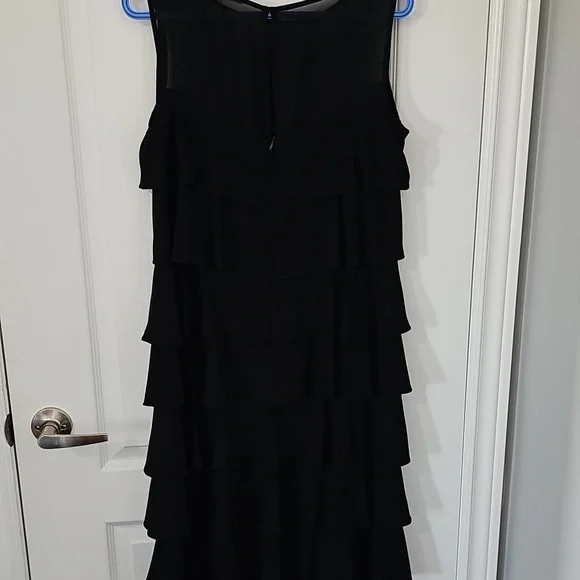 Black Ruffled Dress 👗 - Picture 4 of 6